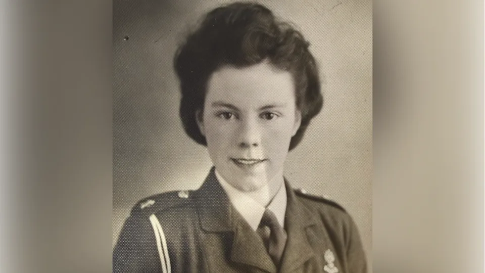WW2 veteran celebrates 105th birthday