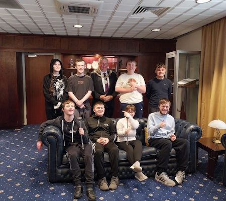 Walton Hall Students clean up park