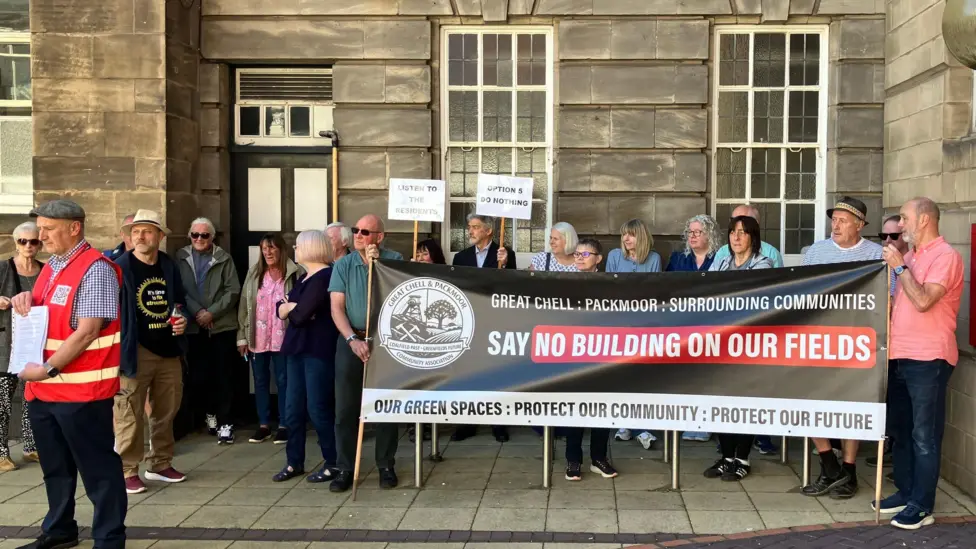 Council approves building on farmland