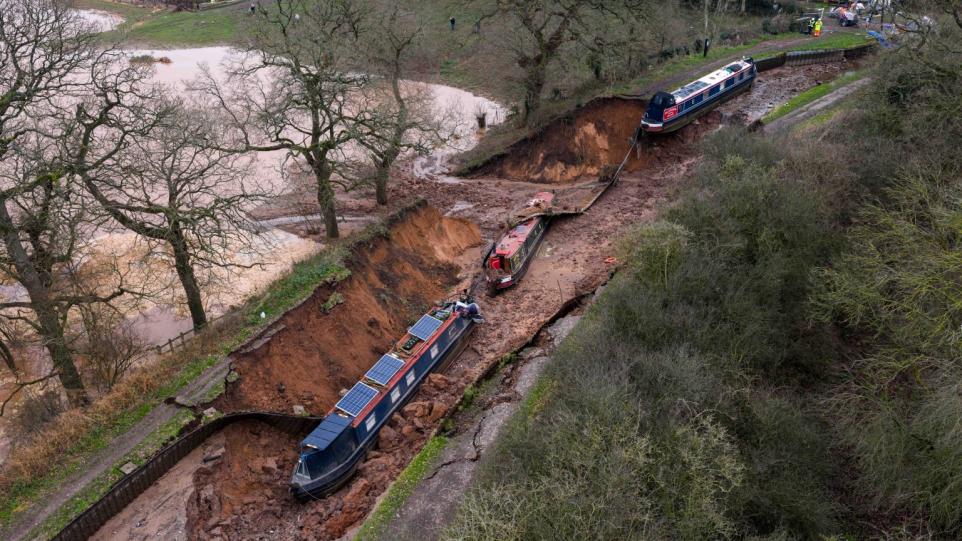 Canal and River Trust says work has stopped on canal reconstruction